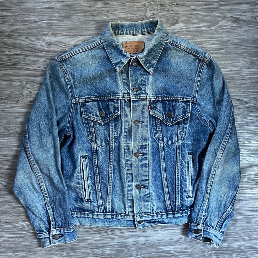 Vintage 90's Levis 70506-0216 Denim Trucker Jacket Made USA Blue Size 42R Mens